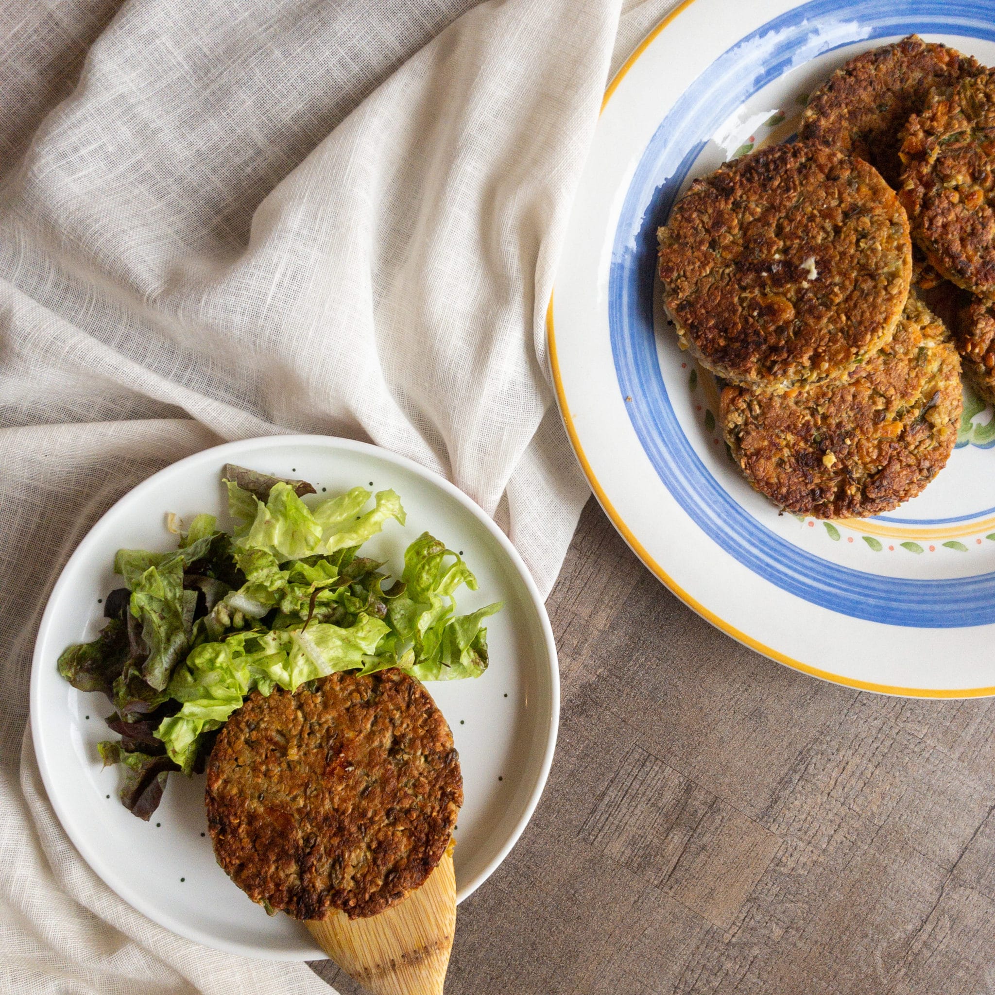 La Recette Des Galettes Vegetariennes Aux Lentilles Avoine Et Courgettes Cel A Table