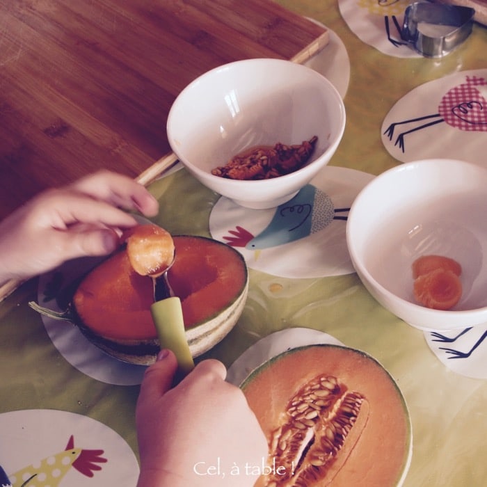 Utilisation de la cuillère parisienne par l'enfant