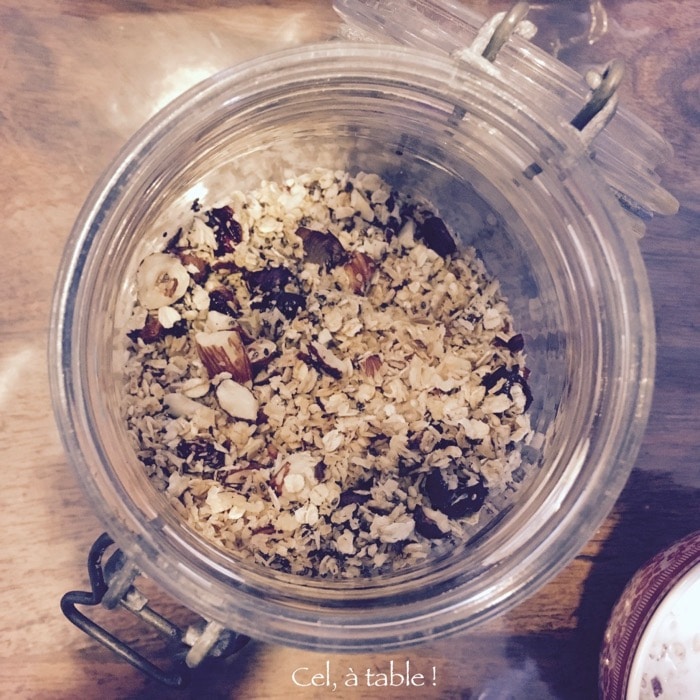 Préparer le petit-déjeuner pour la semaine : ici, du granola