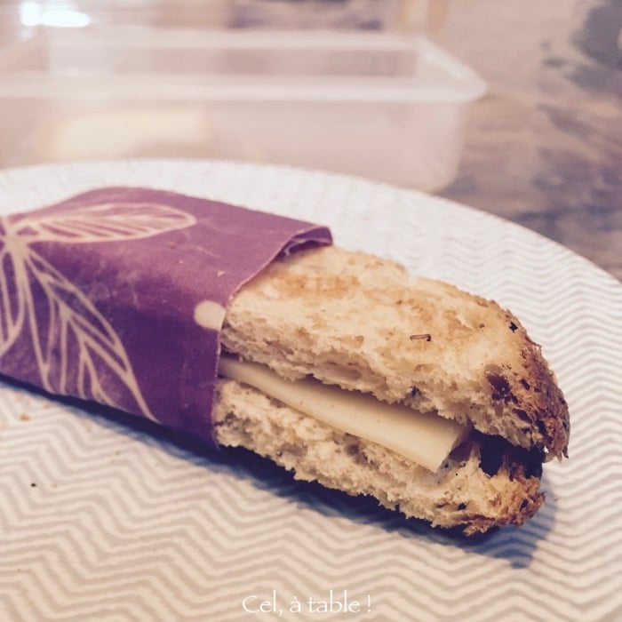 Pas le temps de finir le petit-déjeuner ? Je mangerai mon sandwich au fromage sur le chemin de l'école !