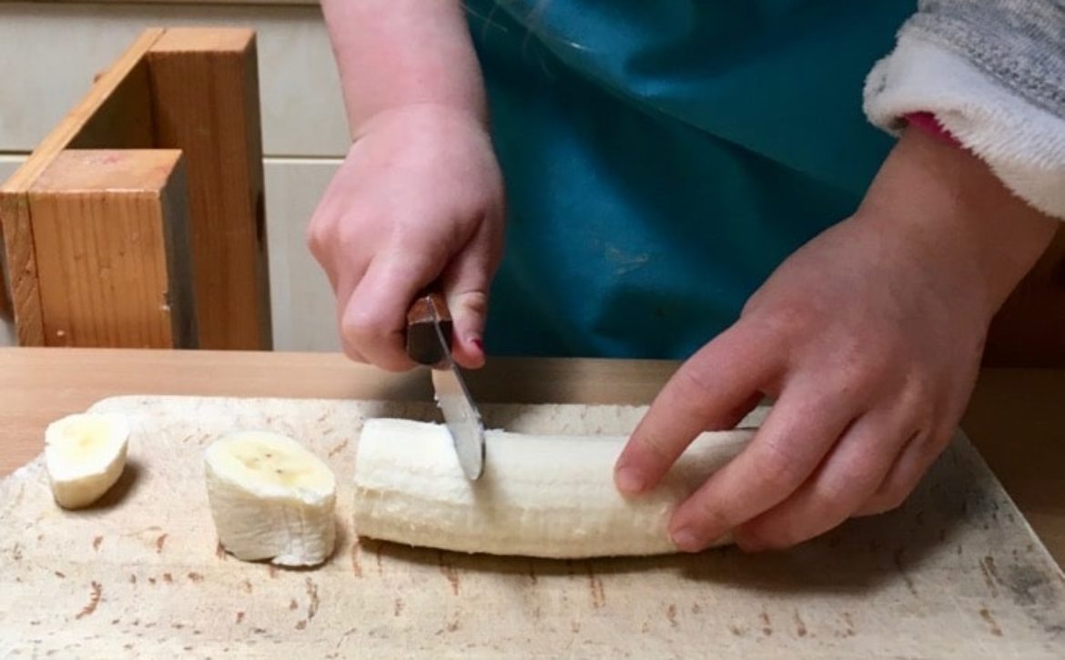 Cuisiner Avec Mon Enfant Un Gateau A La Banane Pour Le Gouter Cel A Table Cuisiner Avec Mon Enfant Un Gateau A La Banane Pour Le Gouter Cel A Table